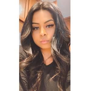 Meet your Posher, Mayra